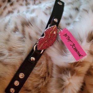 Betsy Johnson Lips Snap Bracelet